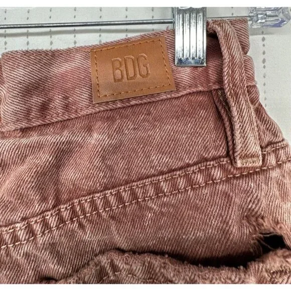 BDG Womens Shorts Sz 26 Mom High Rise Cinnamon Distressed Cuffed Outdoorsy Boho - Picture 8 of 14
